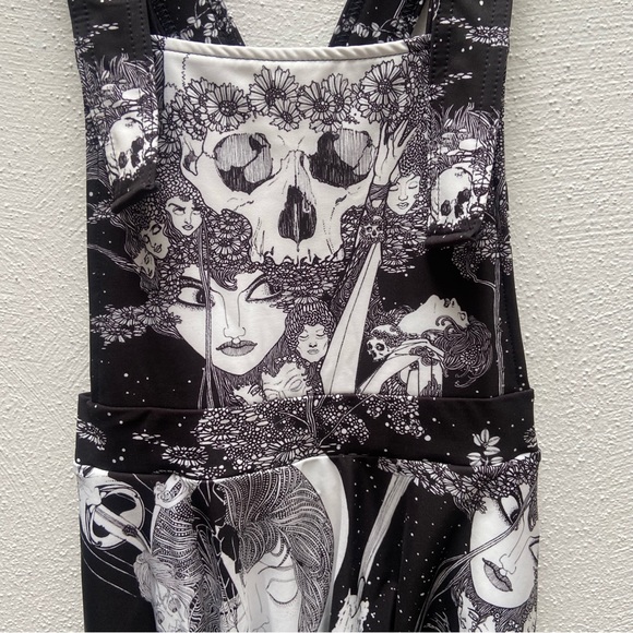 BlackMilk Austen’s Hamlet Apron Dress - Picture 4 of 8